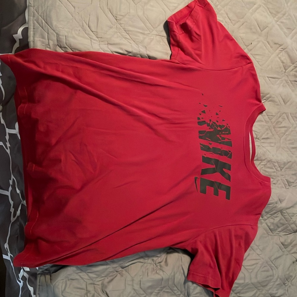 Men’s Nike Short Sleeve Shirt